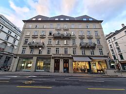 Top city center Lion Monument