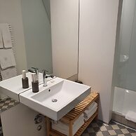 Top city center Lion Monument