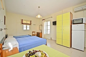 Ydreos Studios & Apartments