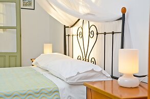 Ydreos Studios & Apartments