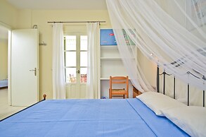 Ydreos Studios & Apartments