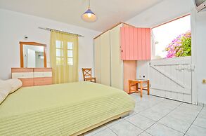 Ydreos Studios & Apartments