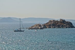 Ydreos Studios & Apartments