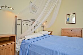 Ydreos Studios & Apartments