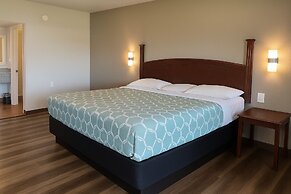American Inn & Suites