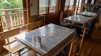 Pension and Log Cottage Hoshinoko