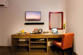 Maple Leaf Hotel & Apartment