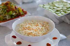 Maple Leaf Hotel & Apartment