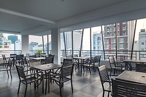 Maple Leaf Hotel & Apartment