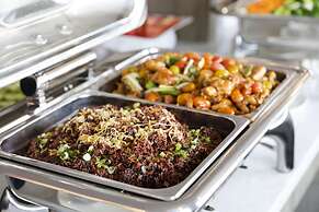 Maple Leaf Hotel & Apartment