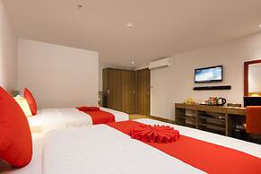 Maple Leaf Hotel & Apartment