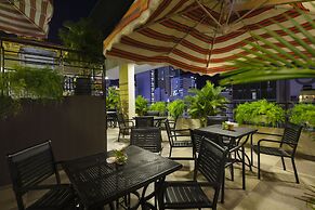 Maple Leaf Hotel & Apartment