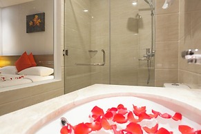 Maple Leaf Hotel & Apartment