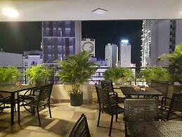 Maple Leaf Hotel & Apartment