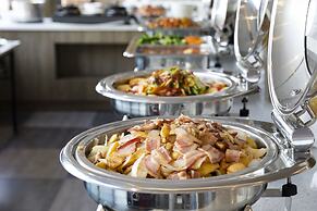 Maple Leaf Hotel & Apartment