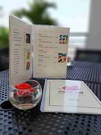 Maple Leaf Hotel & Apartment