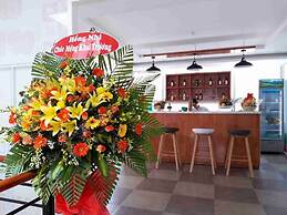 Maple Leaf Hotel & Apartment