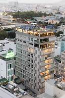 Maple Leaf Hotel & Apartment