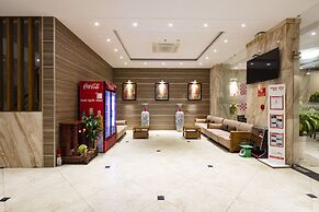 Maple Leaf Hotel & Apartment