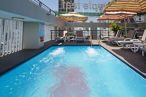 Maple Leaf Hotel & Apartment