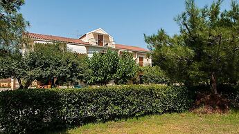 Stalaktites Studios and Apartments