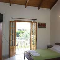 Stalaktites Studios and Apartments