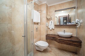 Sunny Hill Alya Hotel