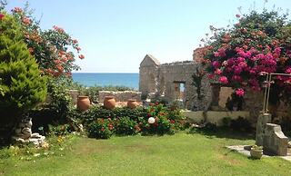 Asterias Studios Apartments