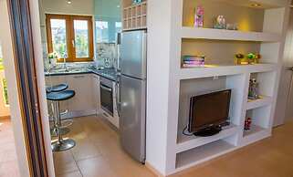 Asterias Studios Apartments