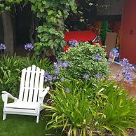 Water Bay Villa Bed and Breakfast