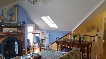 Water Bay Villa Bed and Breakfast