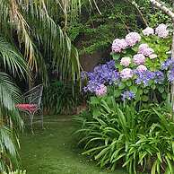 Water Bay Villa Bed and Breakfast