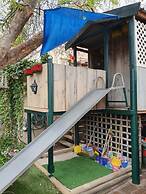 Water Bay Villa Bed and Breakfast