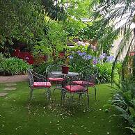 Water Bay Villa Bed and Breakfast