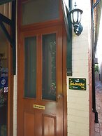 Water Bay Villa Bed and Breakfast