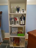 Water Bay Villa Bed and Breakfast