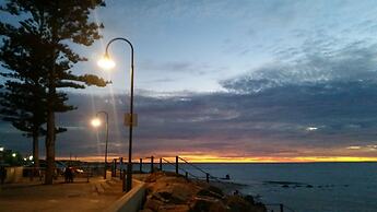 Water Bay Villa Bed and Breakfast