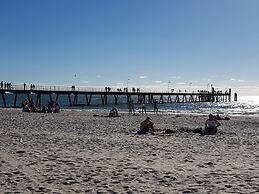 Water Bay Villa Bed and Breakfast