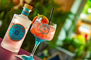 GRAND your home with common kitchens with self check-in