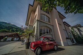 GRAND your home with common kitchens with self check-in