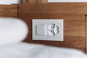 GRAND your home with common kitchens with self check-in