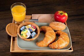 GRAND your home with common kitchens with self check-in