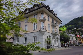 GRAND your home with common kitchens with self check-in