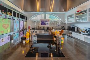 GRAND your home with common kitchens with self check-in