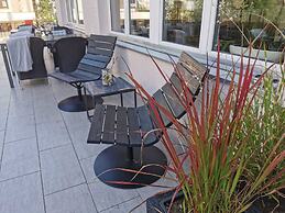 GRAND your home with common kitchens with self check-in