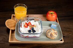 GRAND your home with common kitchens with self check-in