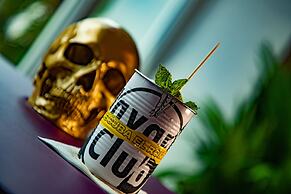 GRAND your home with common kitchens with self check-in