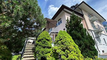 GRAND your home with common kitchens with self check-in