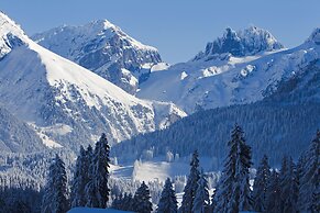 GRAND your home with common kitchens with self check-in