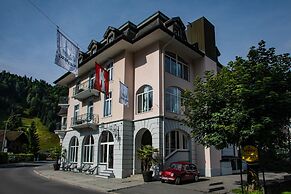 GRAND your home with common kitchens with self check-in